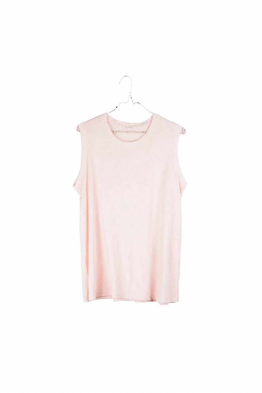 NEW IT IS WELL L.A. women's muscle tee in scallop